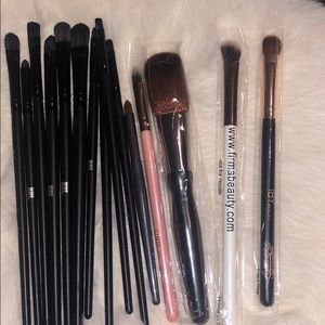 Makeup brushes